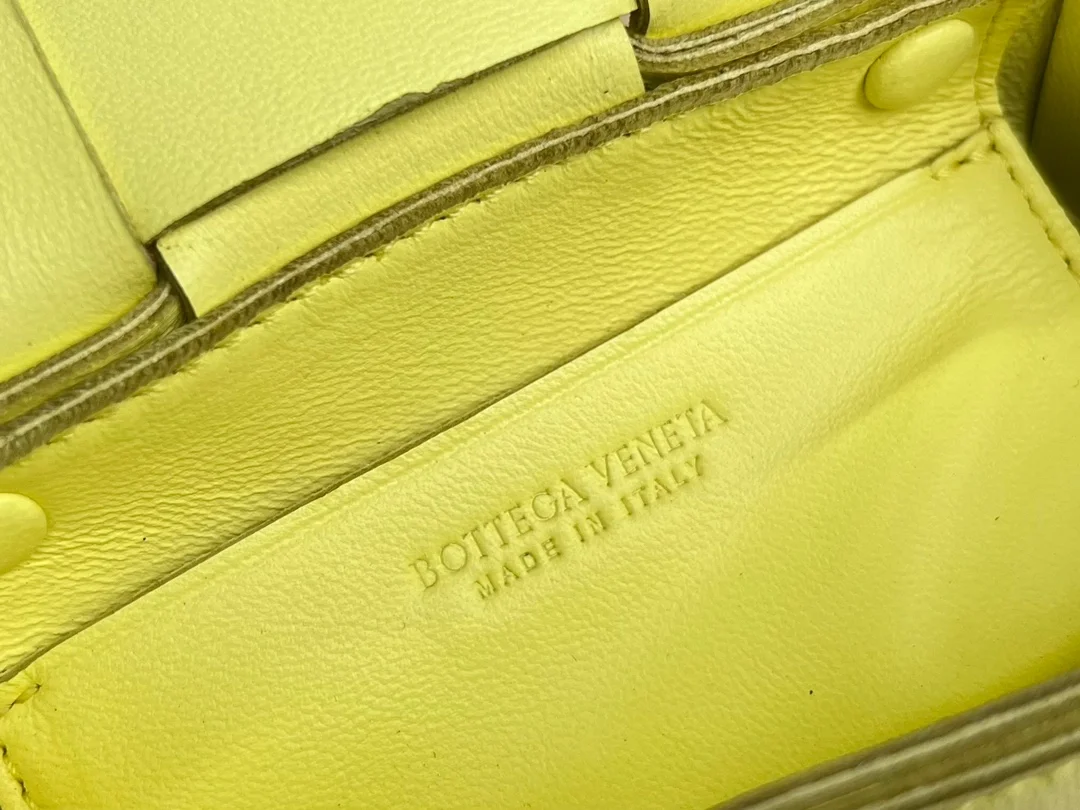 보테가 베네타 캔디 카세트백 레몬