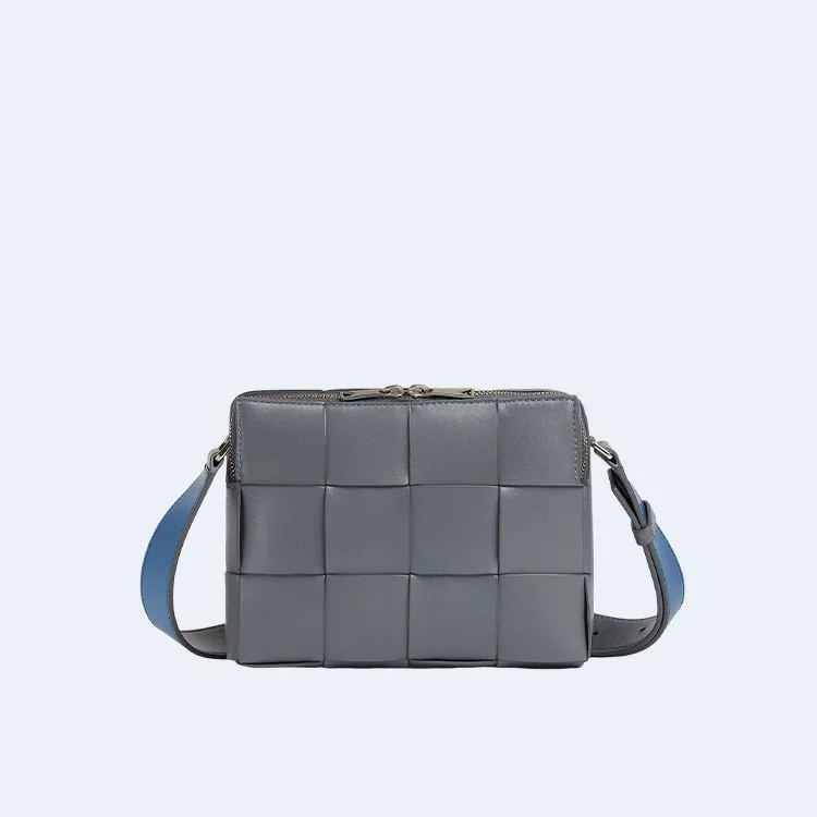 보테가 베네타 카세트 카메라백 그레이