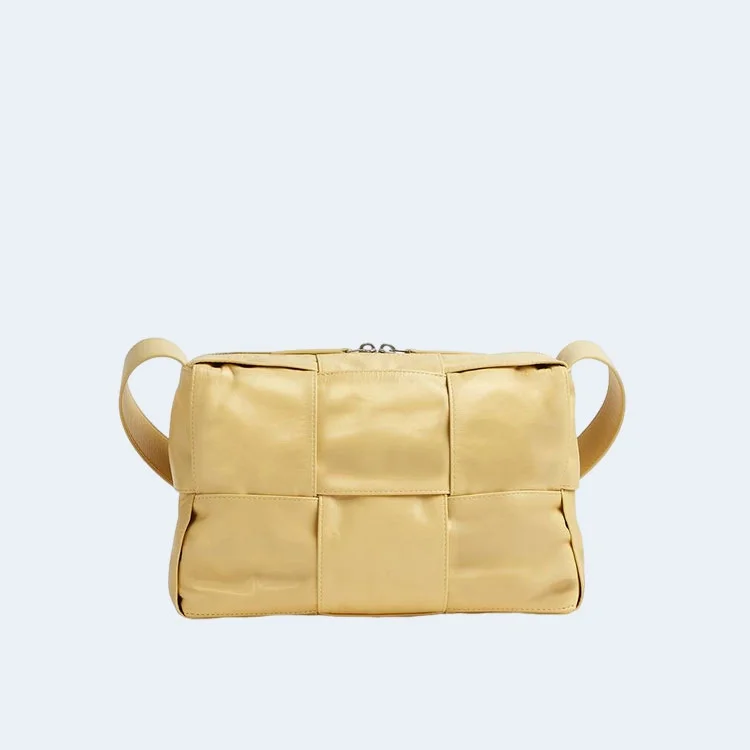 보테가 베네타 아르코 카메라백 버터