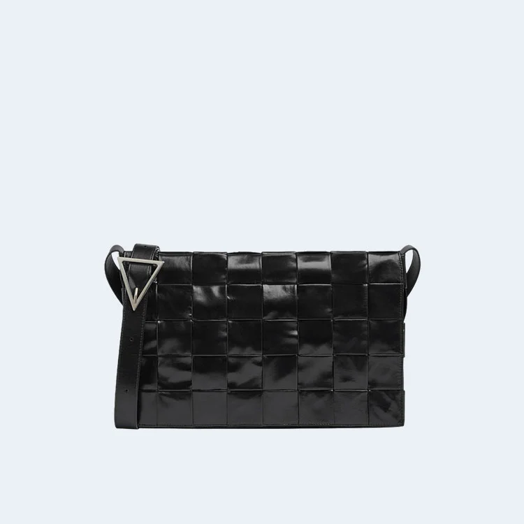 보테가 베네타 라지 레더 카세트백 블랙