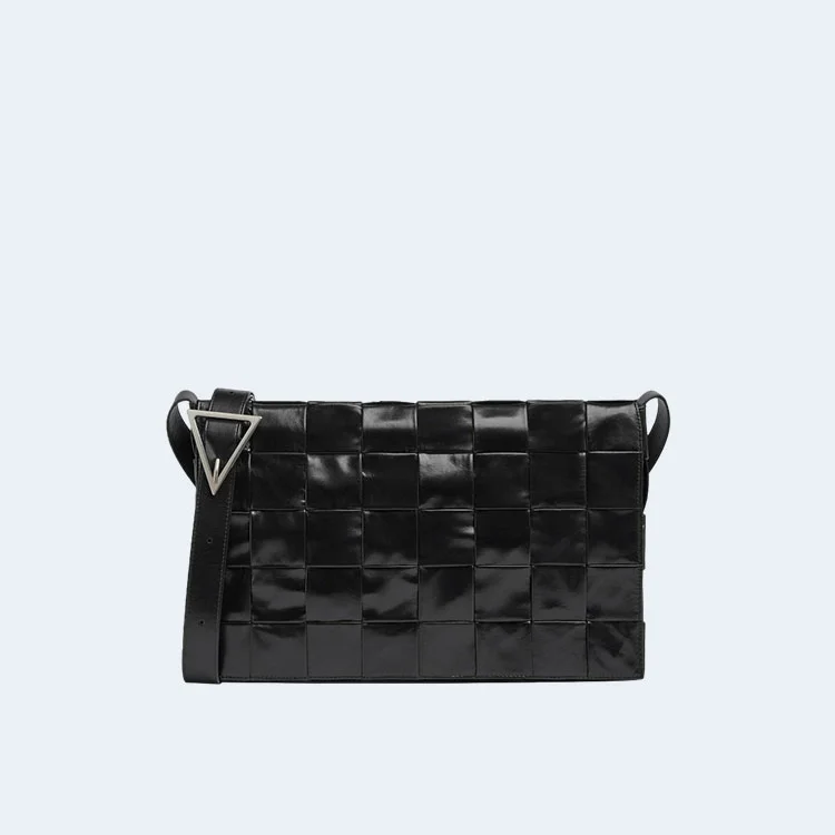 보테가 베네타 라지 레더 카세트백 블랙