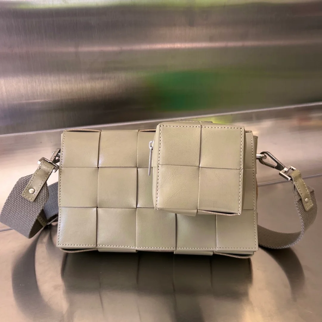 보테가 베네타 버서타일 스트랩 카세트백 토프