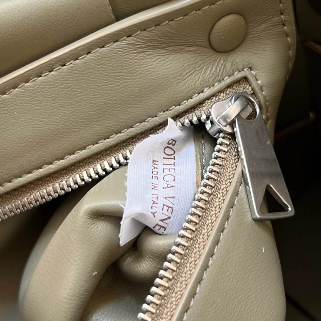 보테가 베네타 버서타일 스트랩 카세트백 토프