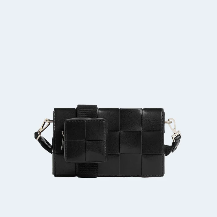 보테가 베네타 버서타일 스트랩 카세트백 블랙