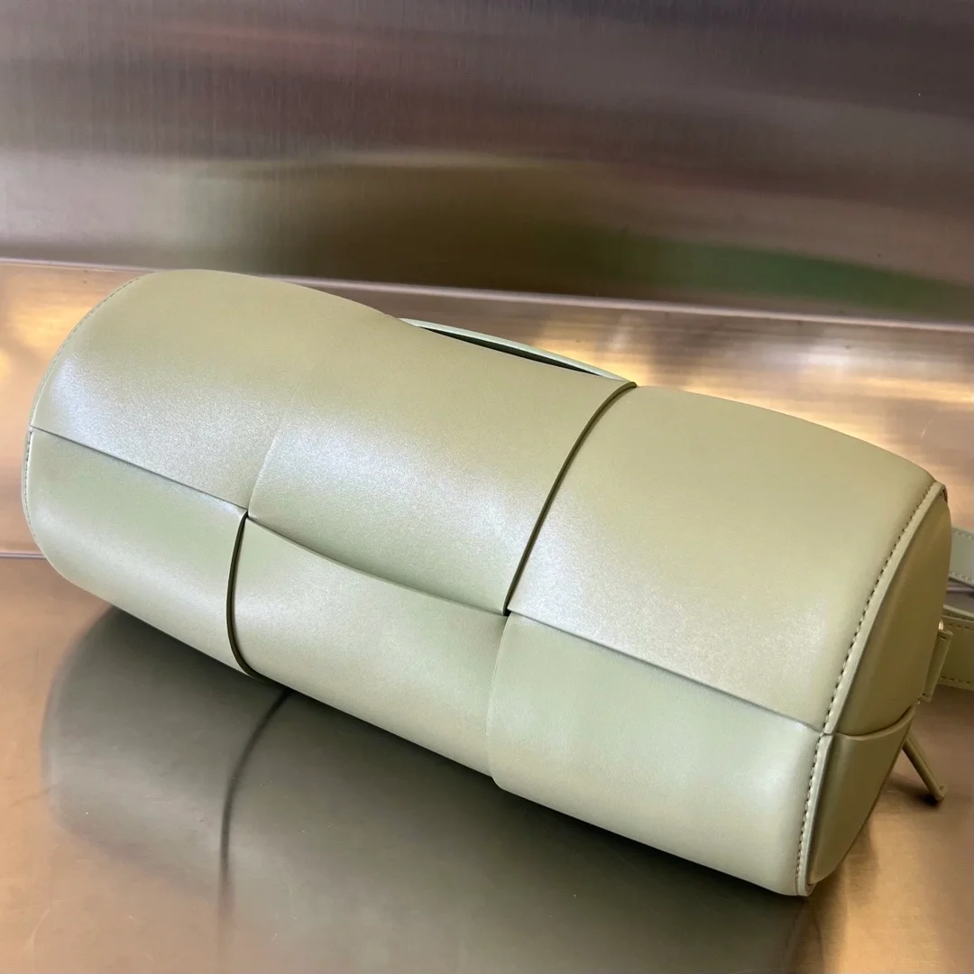 보테가 베네타 미디엄 카네트 트랜버틴