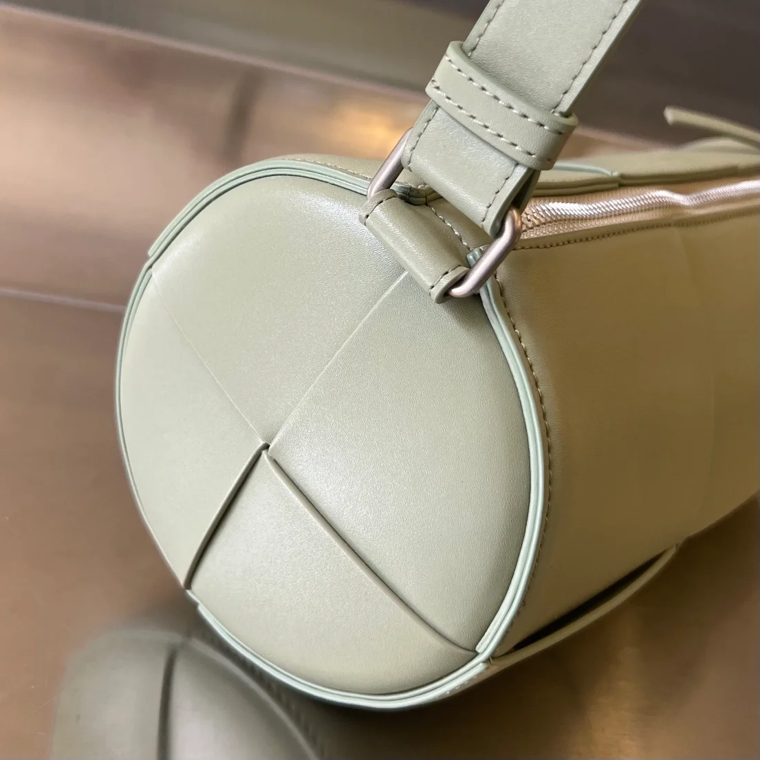 보테가 베네타 미디엄 카네트 트랜버틴