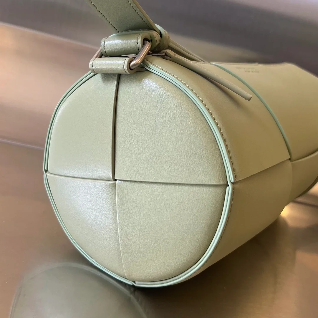 보테가 베네타 미디엄 카네트 트랜버틴