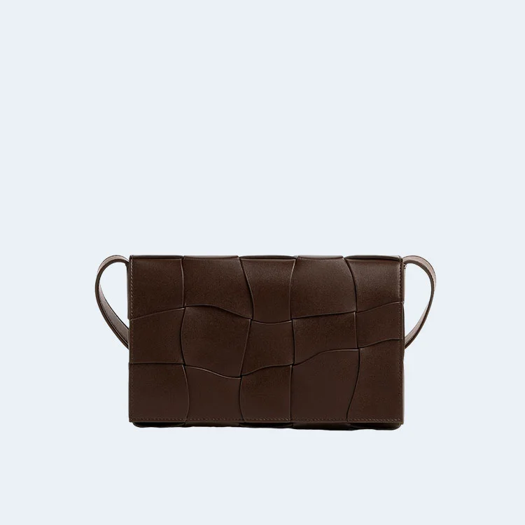 보테가 베네타 라이트 브라운 카세트백