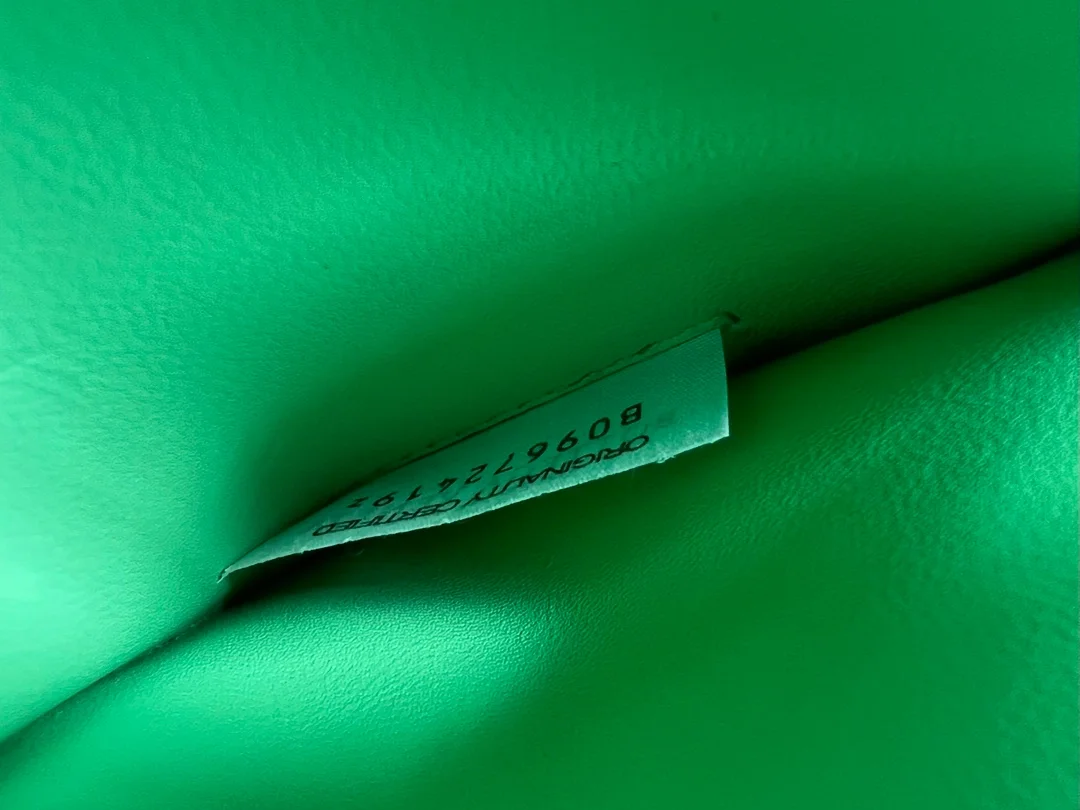 보테가 베네타 인트레치아토 카세트 메신저백