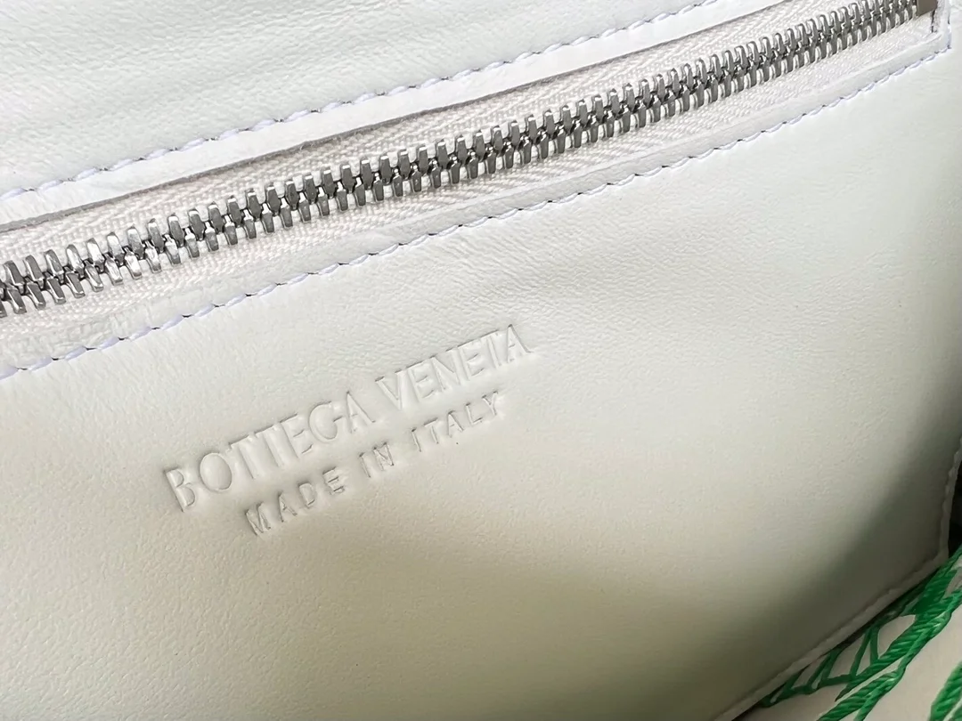 보테가 베네타 카세트 숄더백 그린화이트