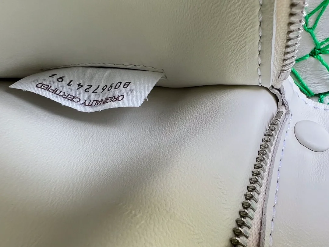 보테가 베네타 카세트 숄더백 그린화이트