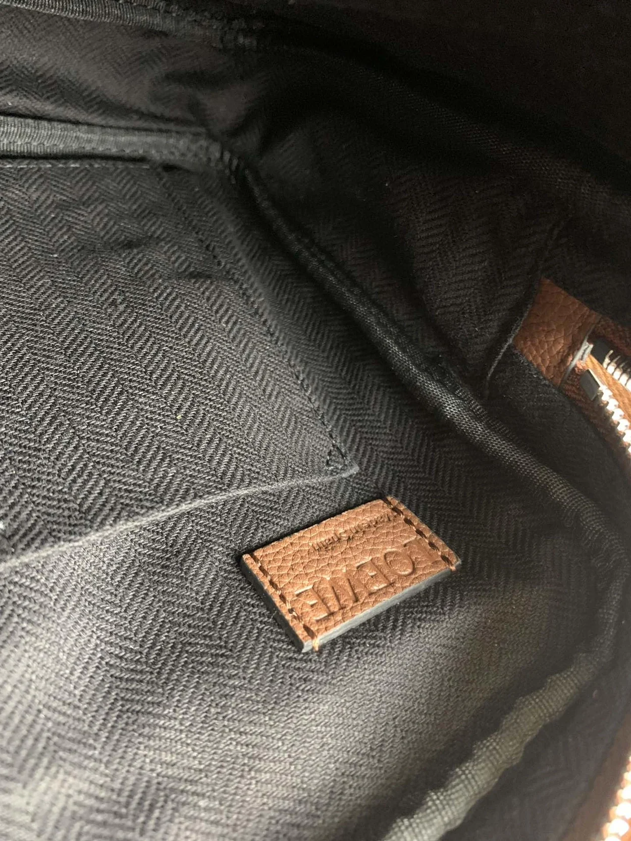 로에베 소프트 XS 밀리터리 메신저 백 브라운