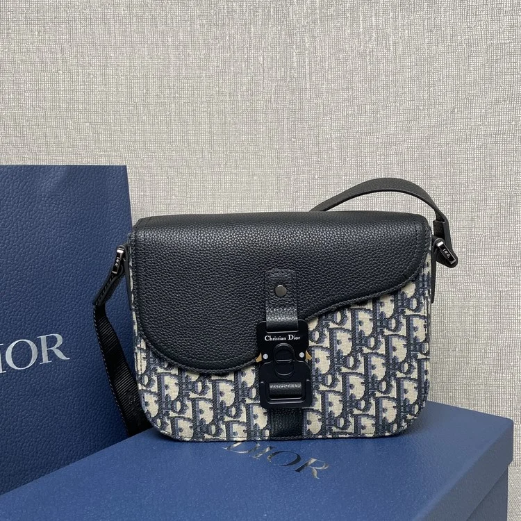 디올 새들 스몰 크로스백