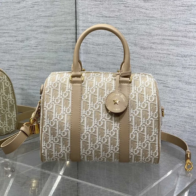 디올 그루브 토트백 25