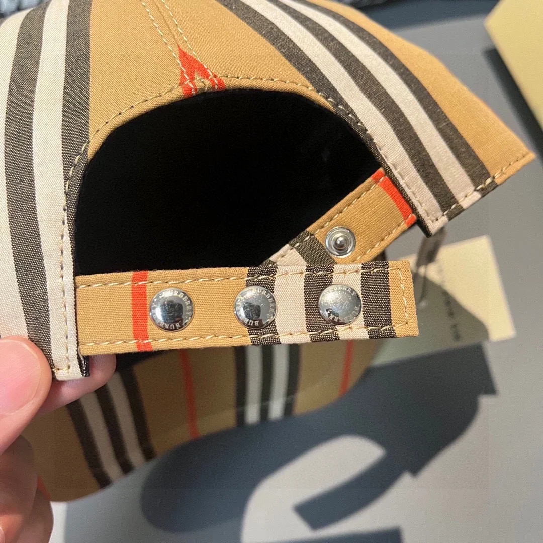 버버리 모노그램 모티브