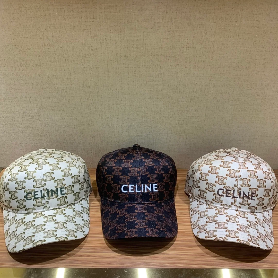 셀린느 트리옴페 자수로고 볼캡