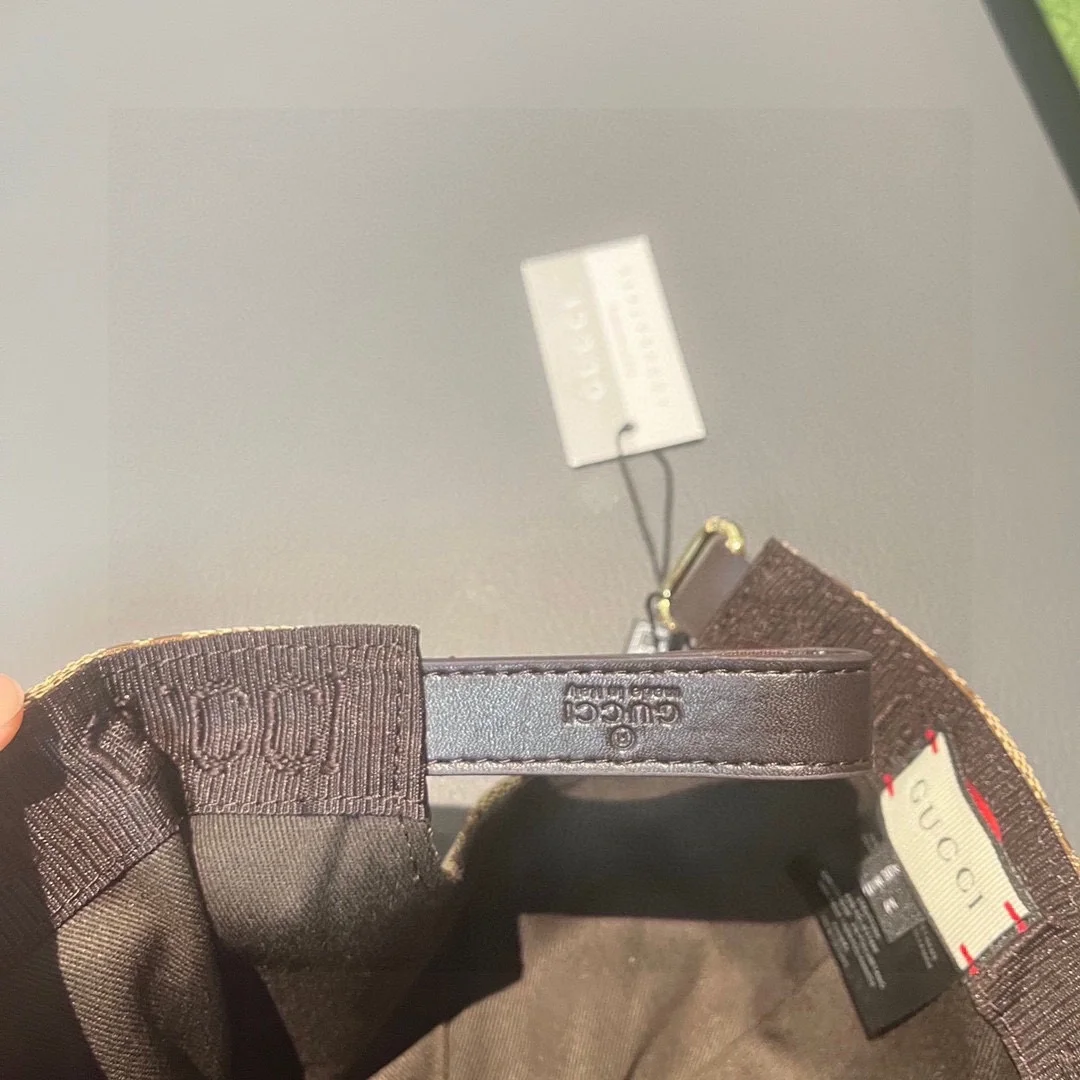 구찌 GG캔버스 시그니처 볼캡