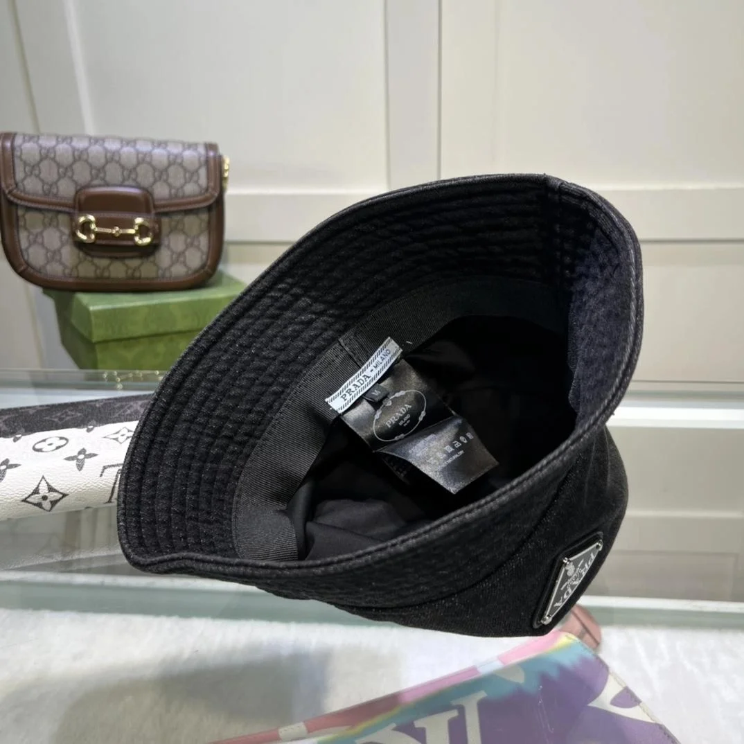 프라다 블랙 워싱 데님 버킷 햇