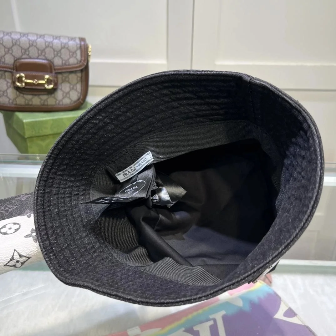 프라다 블랙 워싱 데님 버킷 햇