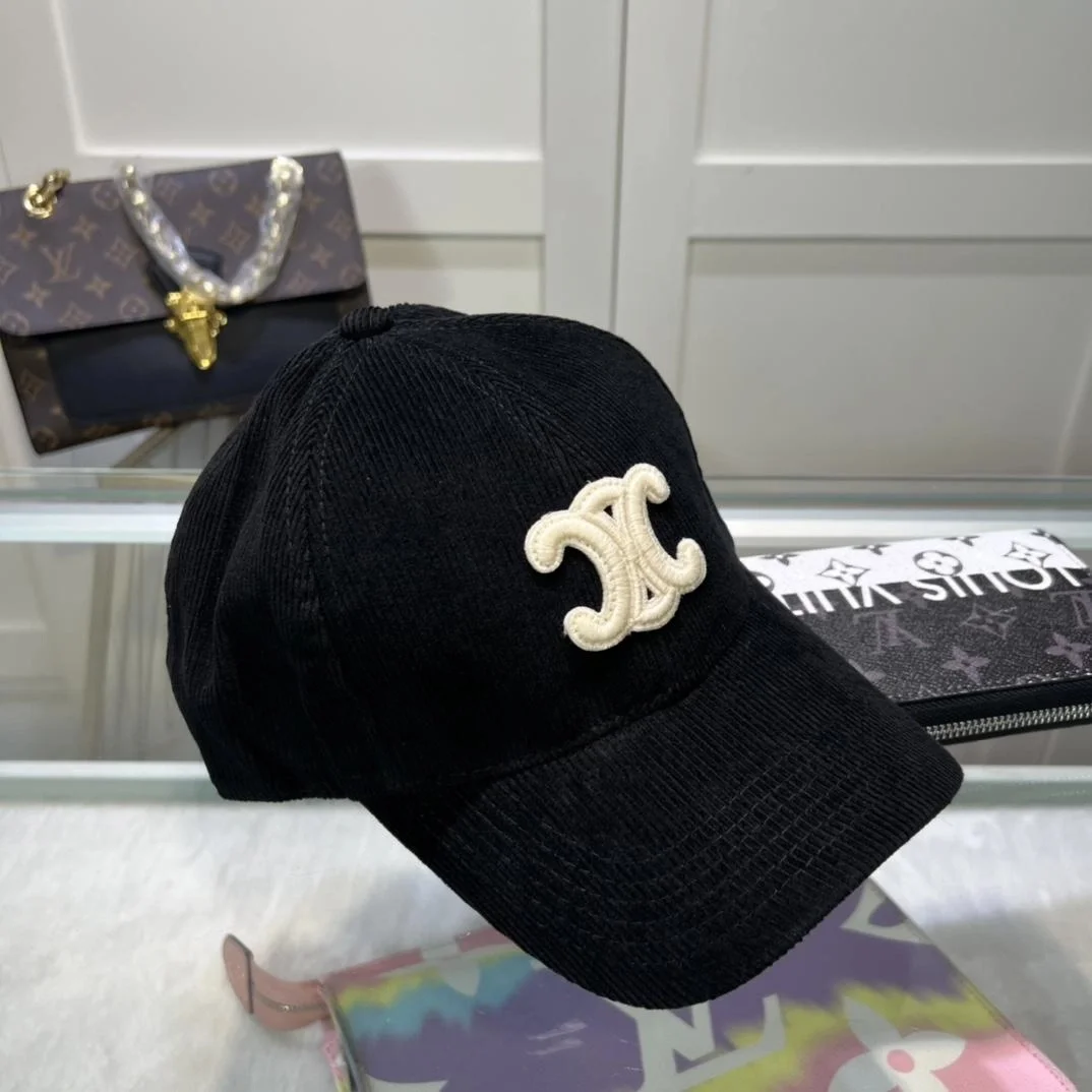 셀린느 트리옹프 블랙 코듀로이 베이스볼 캡