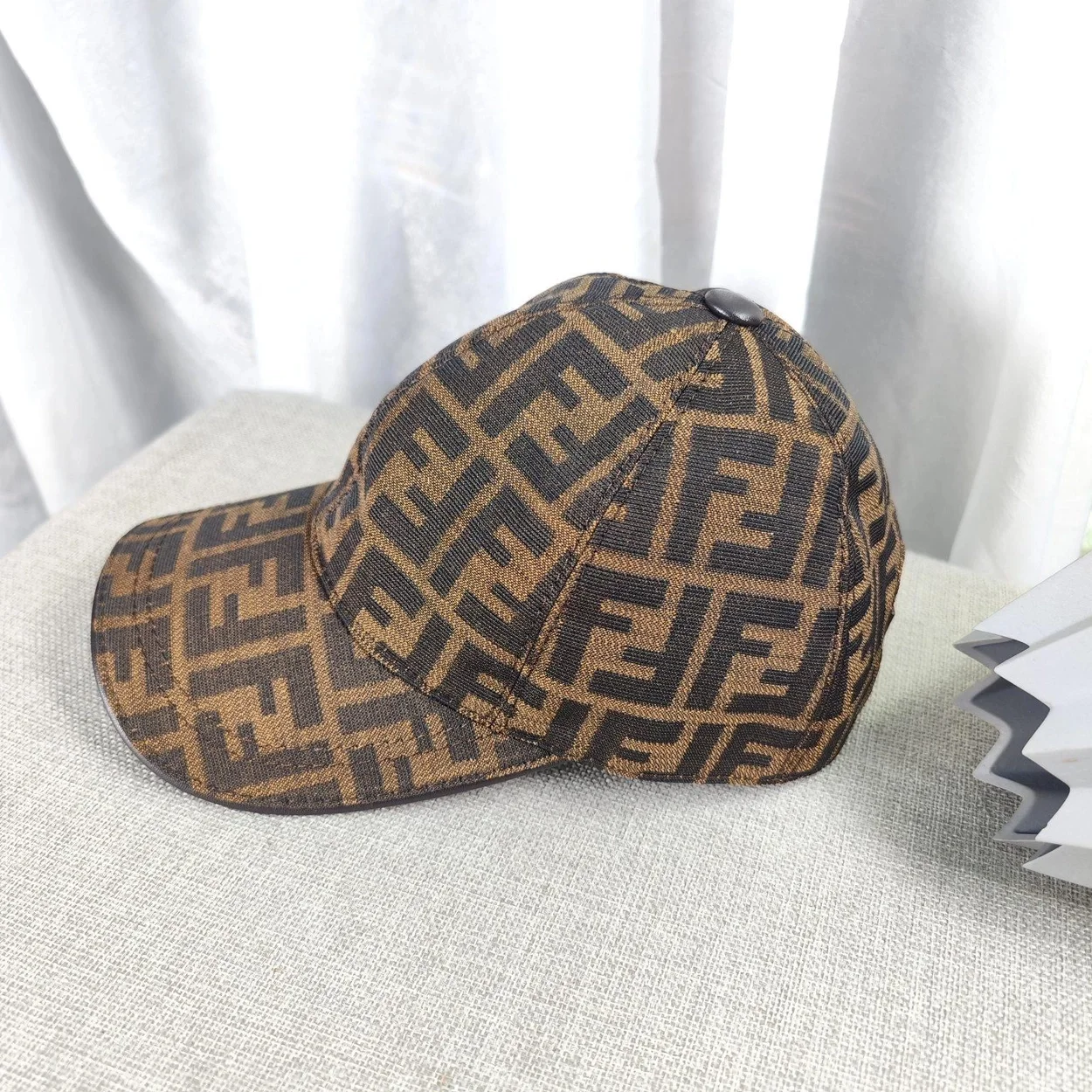 펜디 브라운 패브릭 베이스볼 캡