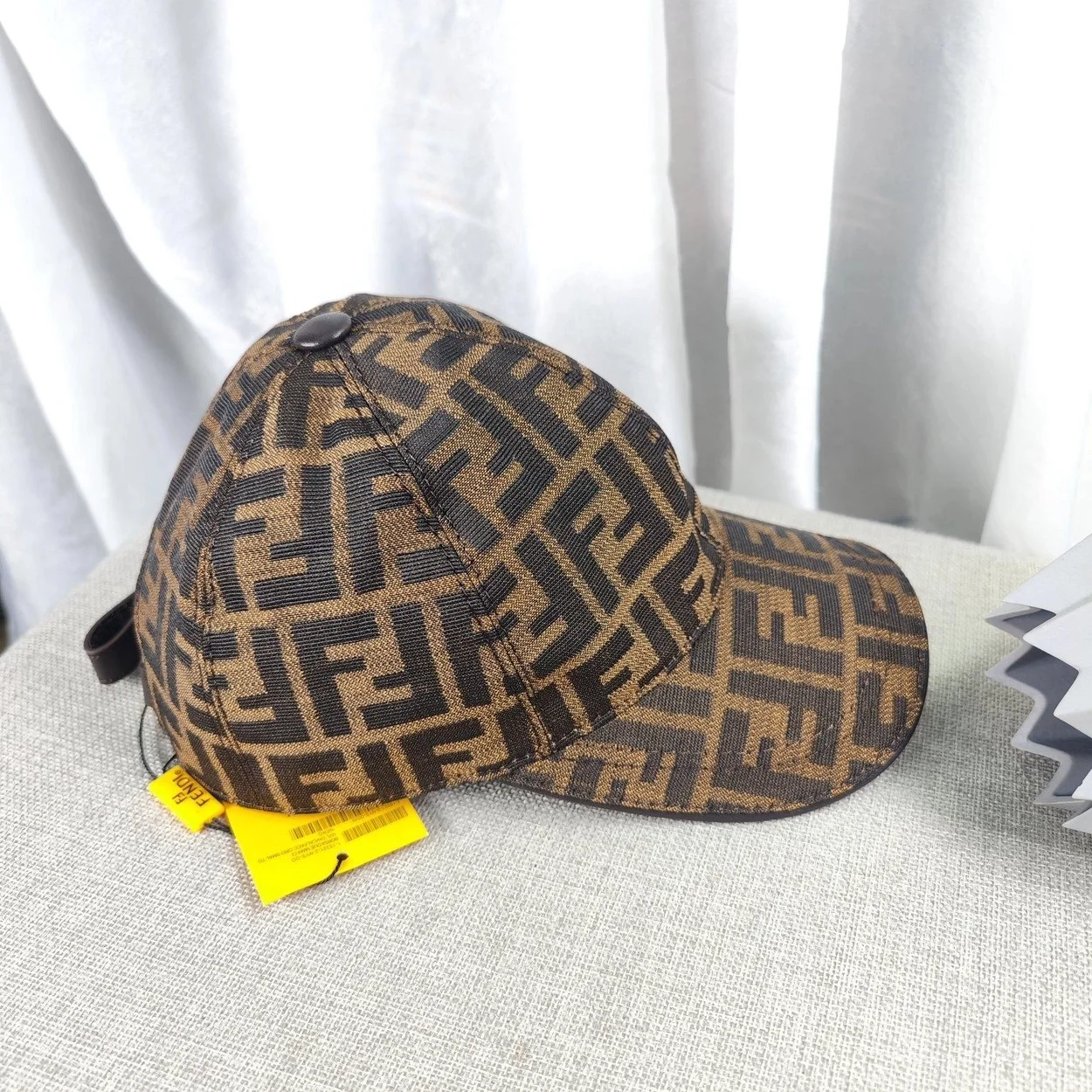 펜디 브라운 패브릭 베이스볼 캡