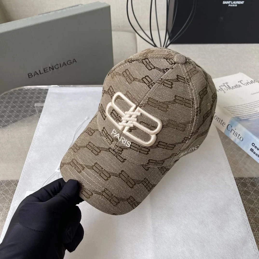 발렌시아가 BB 모노그램 베이지 베이스볼 캡