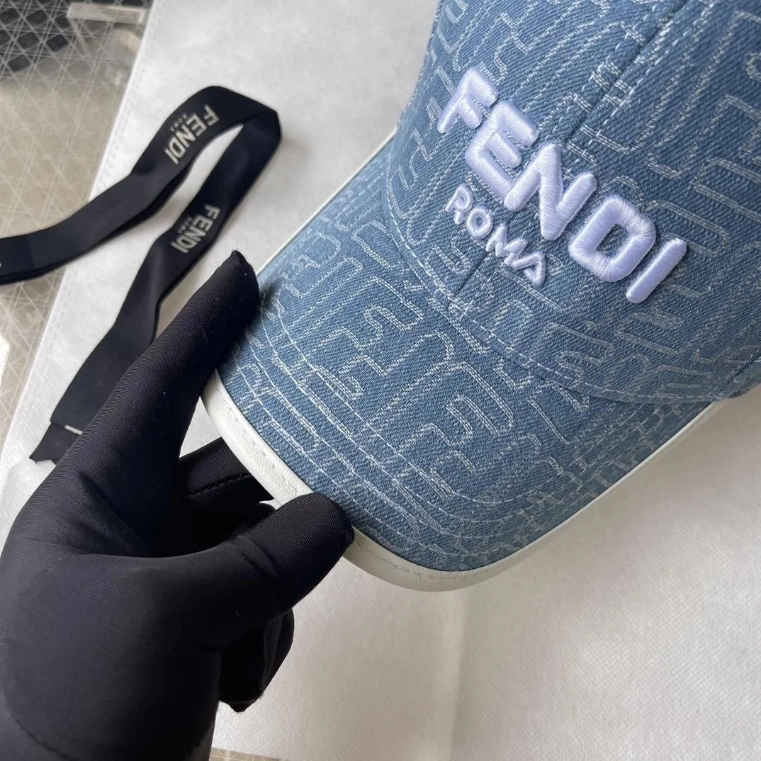 펜디 FF 자카드 블루 화이트 데님 베이스볼 캡