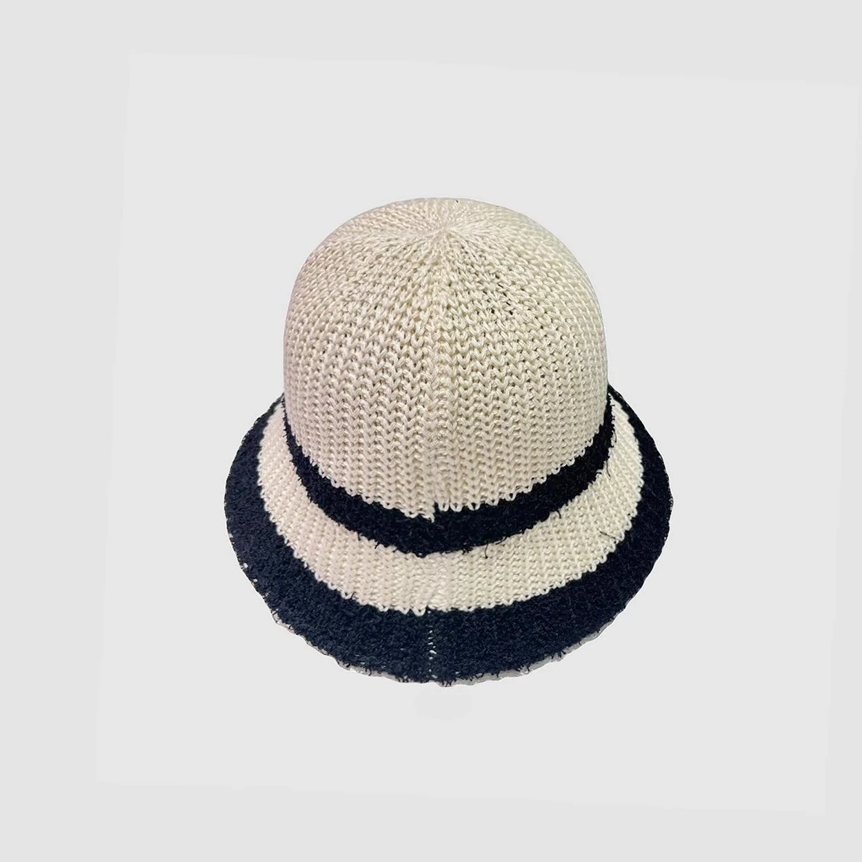 프라다 배색 아이보리 니트 버킷 햇