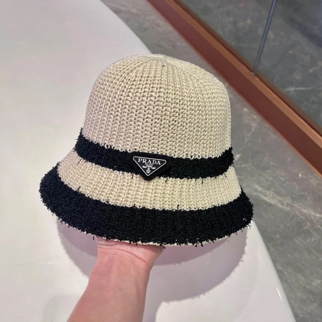 프라다 배색 아이보리 니트 버킷 햇