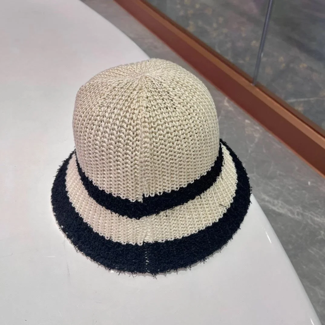 프라다 배색 아이보리 니트 버킷 햇
