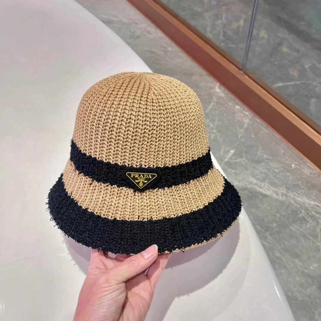프라다 배색 베이지 니트 버킷 햇