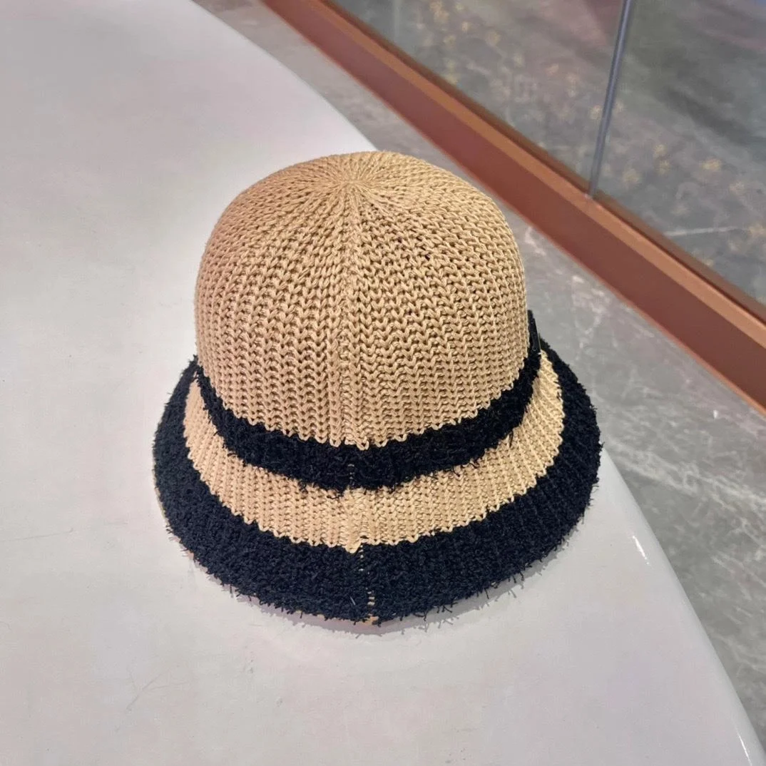 프라다 배색 베이지 니트 버킷 햇