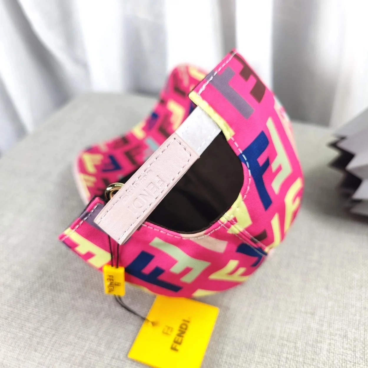 펜디 멀티 핑크 패브릭 베이스볼 캡