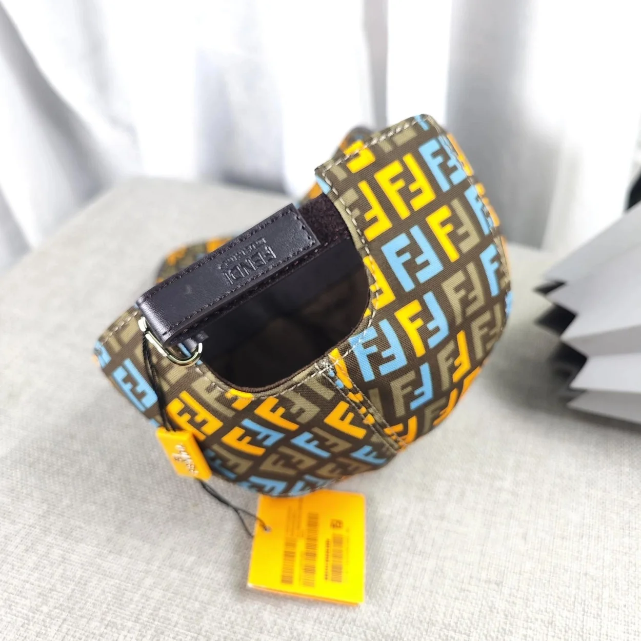 펜디 멀티 옐로우 패브릭 베이스볼 캡