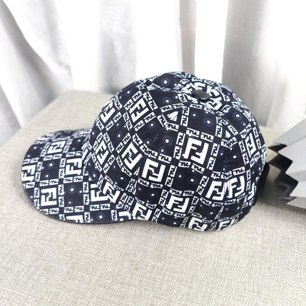 펜디 FF 스퀘어 블랙 패브릭 베이스볼 캡