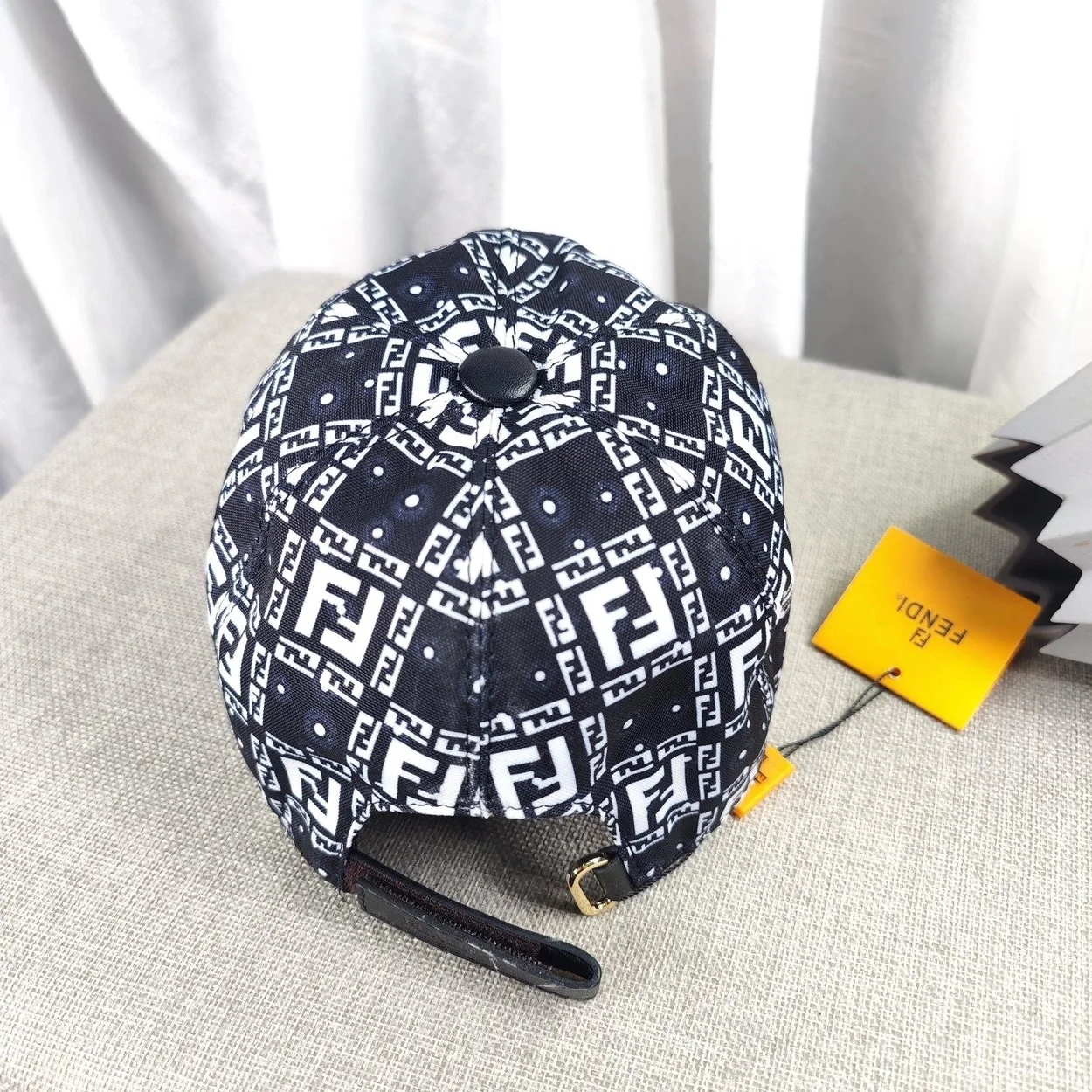 펜디 FF 스퀘어 블랙 패브릭 베이스볼 캡