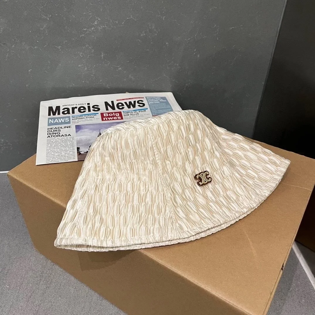 셀린느 링클 화이트 버킷 햇