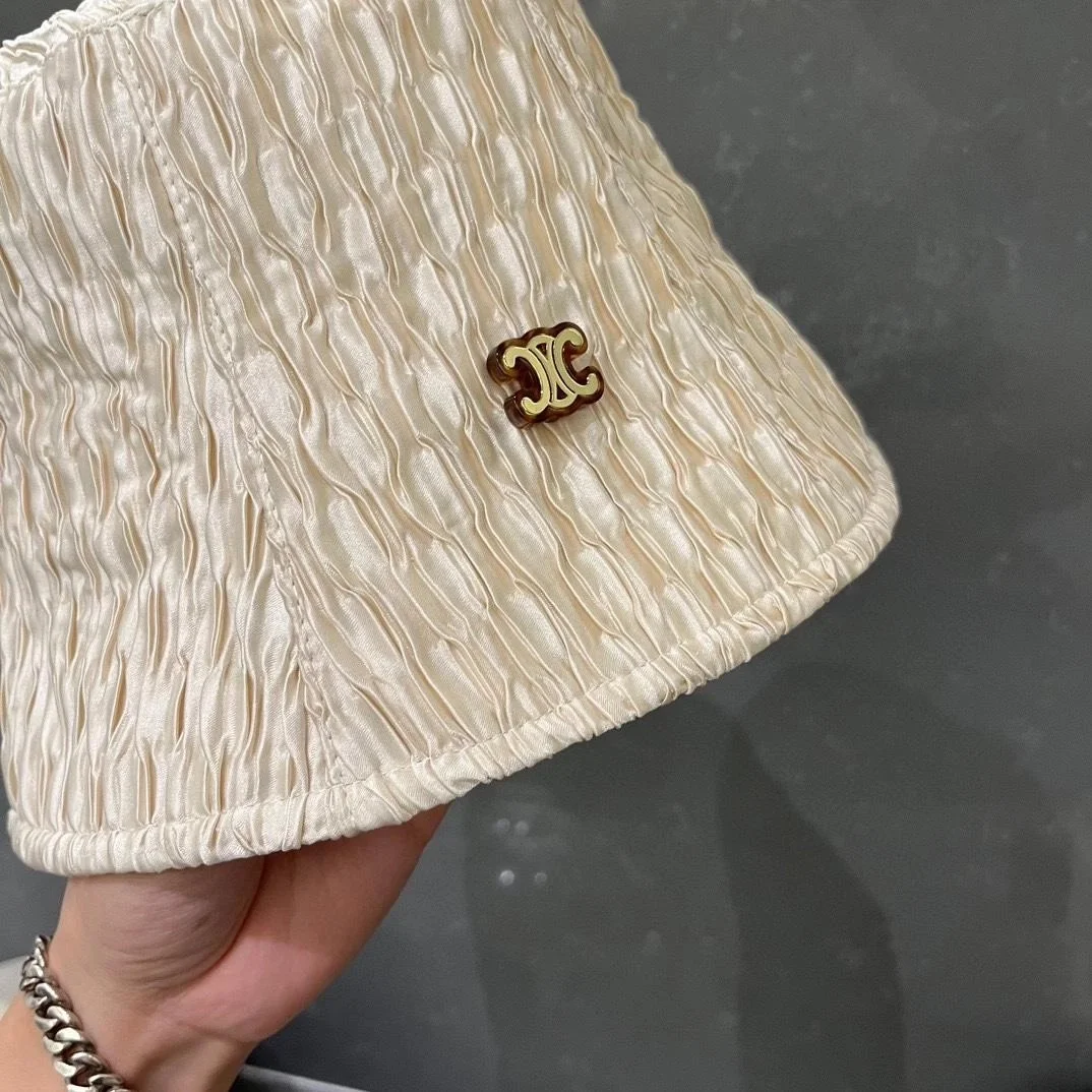 셀린느 링클 화이트 버킷 햇