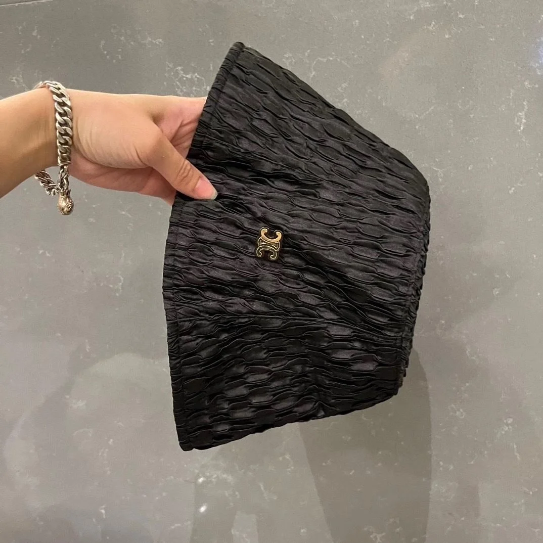 셀린느 링클 블랙 버킷 햇