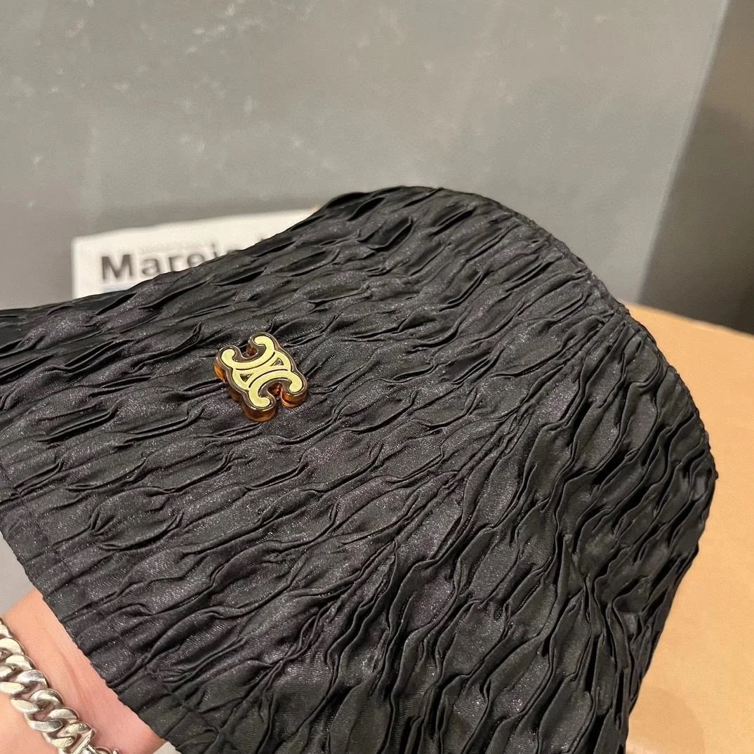 셀린느 링클 블랙 버킷 햇