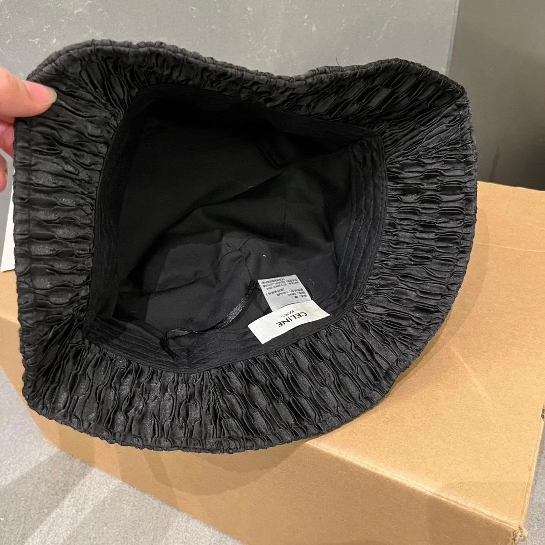 셀린느 링클 블랙 버킷 햇