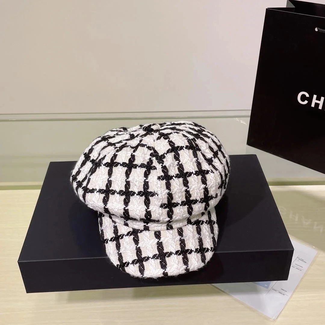 샤넬 트위드 화이트 블랙 비니 캡