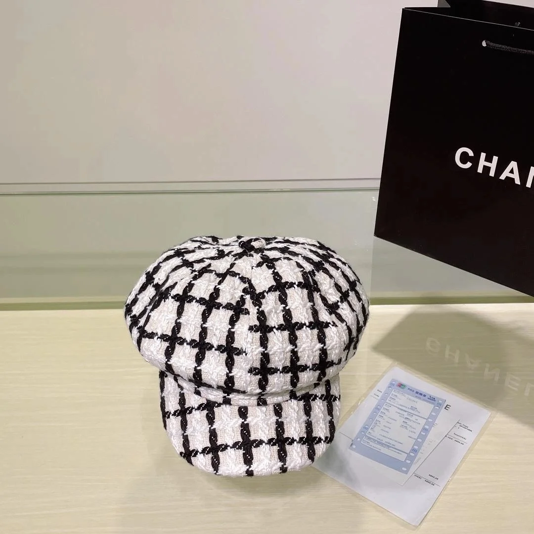 샤넬 트위드 화이트 블랙 비니 캡