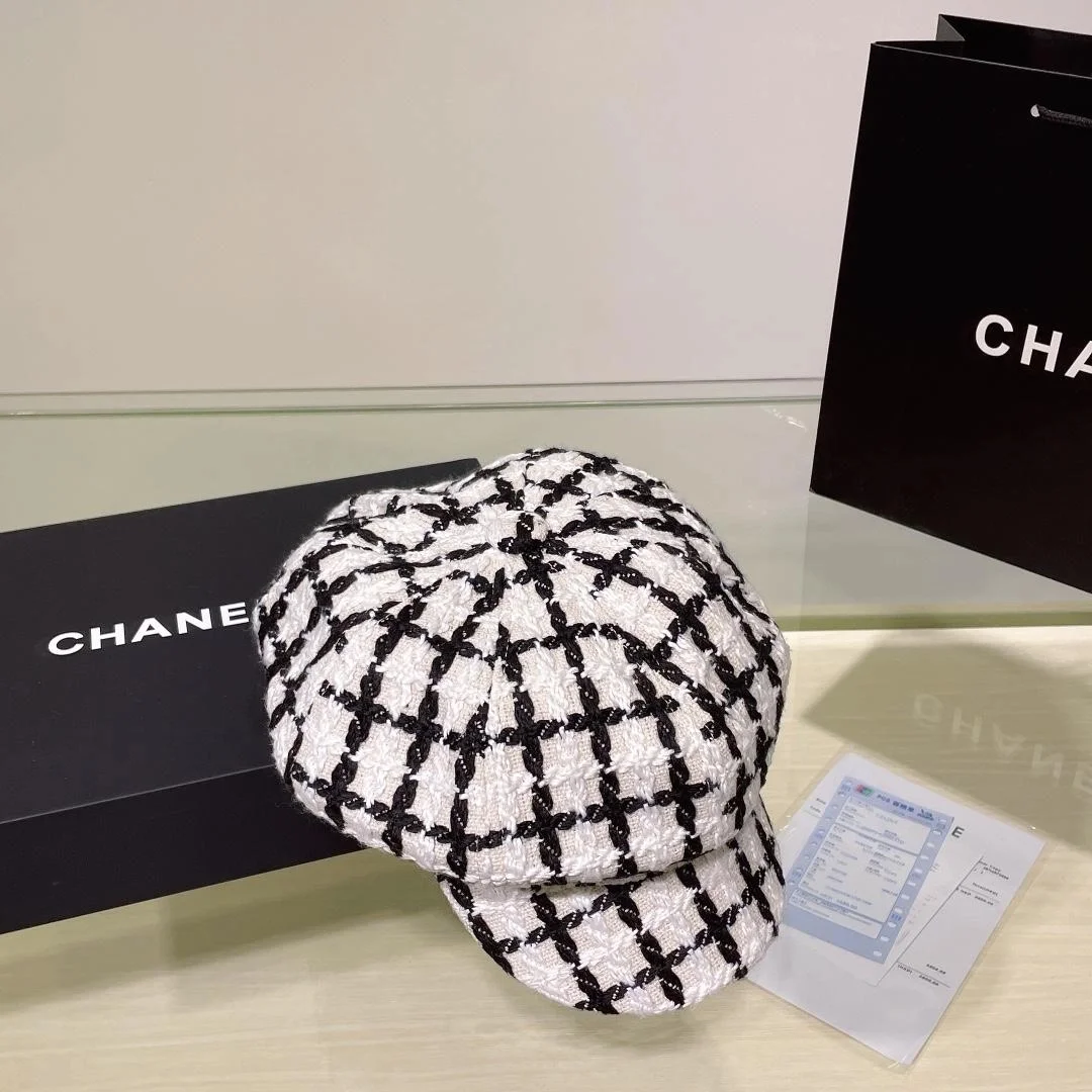샤넬 트위드 화이트 블랙 비니 캡