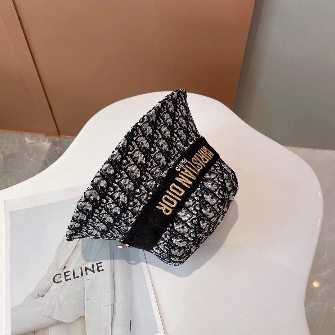 디올 오블리크 블랙 스몰 브림 버킷 햇