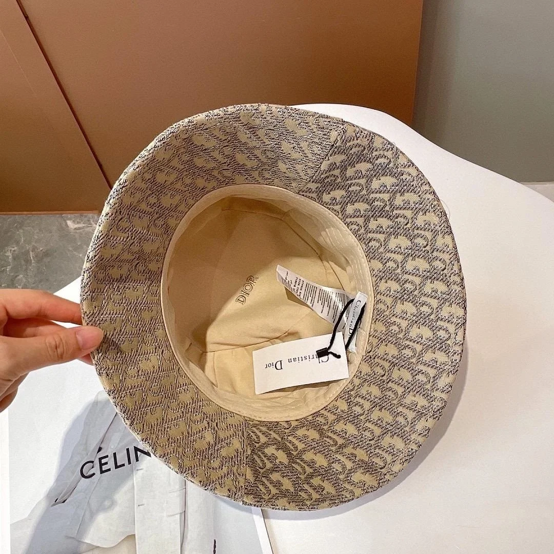 디올 오블리크 베이지 스몰 브림 버킷 햇