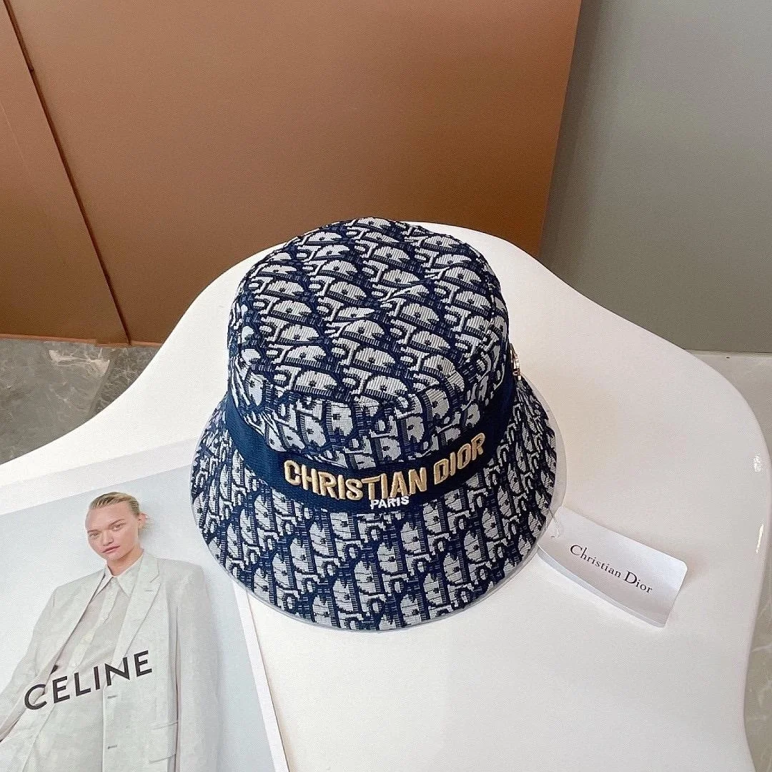 디올 오블리크 네이비 스몰 브림 버킷 햇