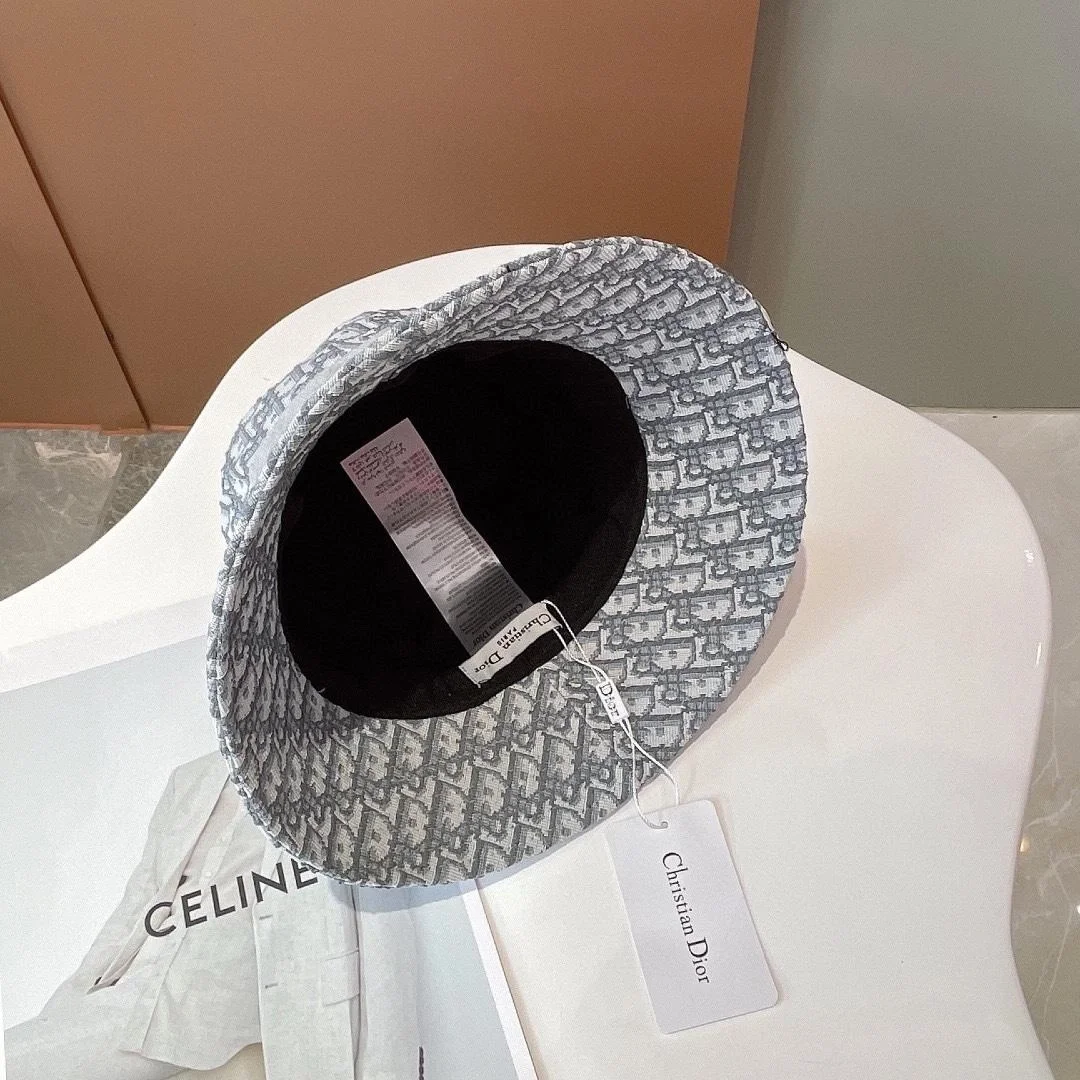 디올 오블리크 그레이 스몰 브림 버킷 햇