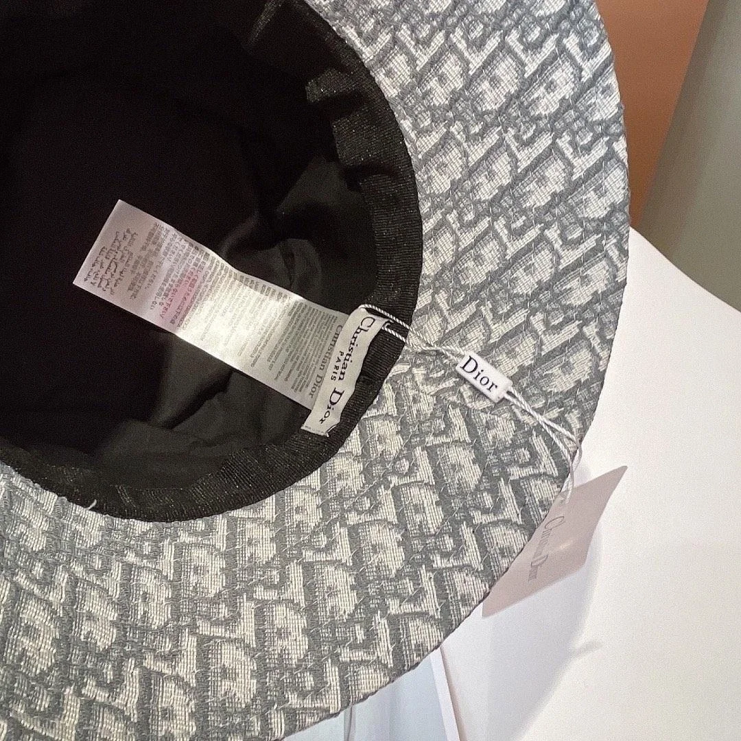 디올 오블리크 그레이 스몰 브림 버킷 햇